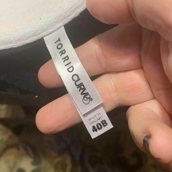 40 B Torrid Curve front hook floral print Bra - Picture 2 of 4